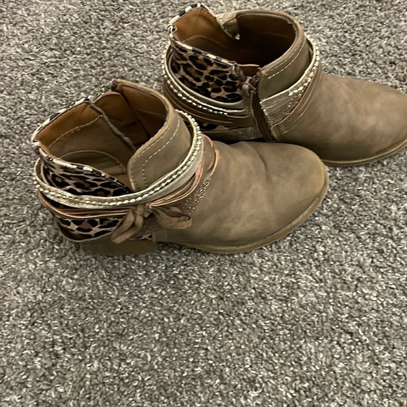 Jellypop girl cheetah boots - Picture 1 of 9